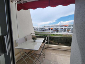 Studio cabine climatisé avec parking au Couchant